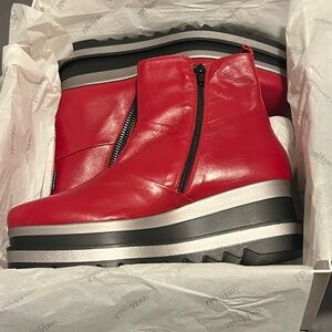 MarcoMoreo Nappa Lacca platform boots 41/10